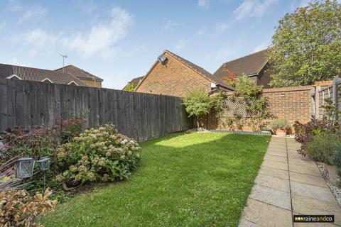 3 bedroom townhouse for sale, Poppy Walk, Hatfield