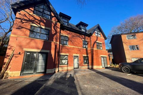 2 bedroom flat to rent, Clothorn Road, Manchester M20