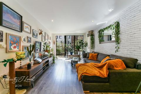 2 bedroom apartment for sale, Barry Blandford Way, London, E3