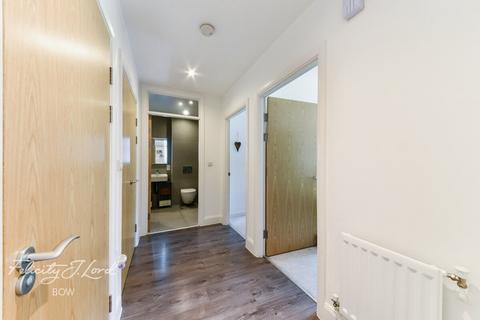 2 bedroom apartment for sale, Barry Blandford Way, London, E3