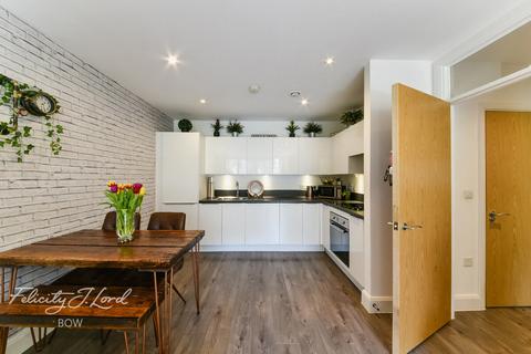 2 bedroom apartment for sale, Barry Blandford Way, London, E3