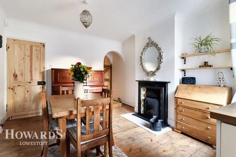 3 bedroom terraced house for sale, Sycamore Avenue, Lowestoft