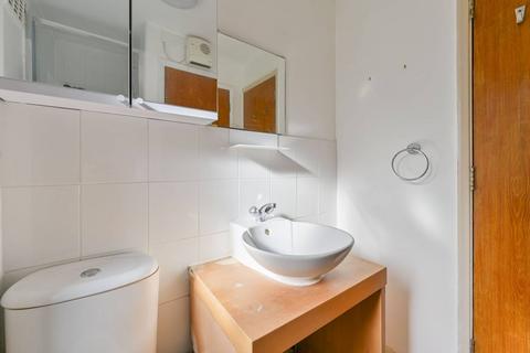 21 Abbey Drive, London, SW17 9PN