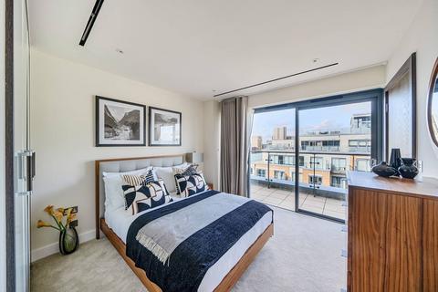 3 bedroom penthouse to rent, Boulevard Drive, Colindale, London, NW9