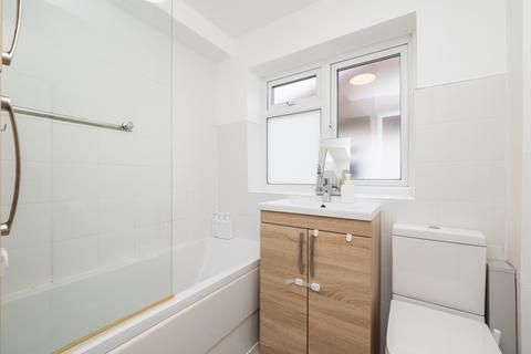 24d Norman Road, Sutton, SM1 2TA
