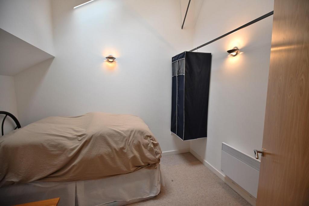 53 The Sorting Office Bedroom 3.JPG