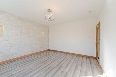37 Bathgate Road, Blackburn, Bathgate, EH47 7LF