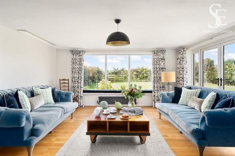 5 bedroom barn conversion for sale, North Street, Aston, OX18