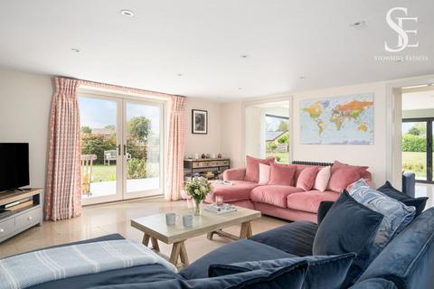 5 bedroom detached house for sale, North Street, Aston, OX18