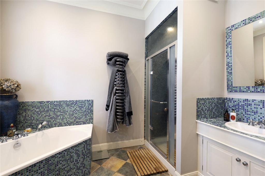 En Suite Bathroom