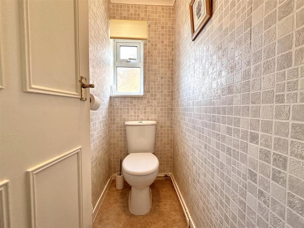 First Floor W.C 860
