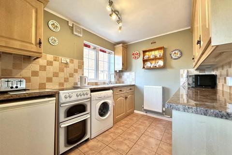 3 bedroom semi-detached house for sale, Crow Park Avenue, Sutton-On-Trent, Newark