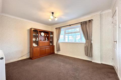 3 bedroom semi-detached house for sale, Crow Park Avenue, Sutton-On-Trent, Newark