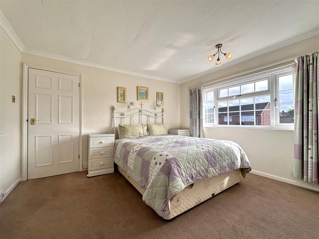 Master Bedroom 871