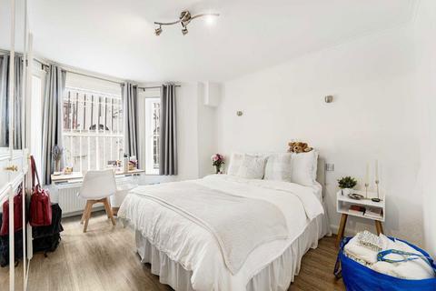 2 bedroom flat for sale, Hatherley Grove, London W2