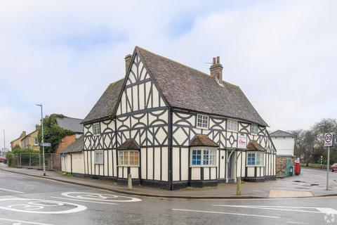 Pub for sale, The Red Lion, 1 London Rd Biggleswade SG18 8ED
