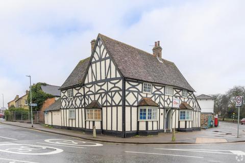 Pub for sale, The Red Lion, 1 London Rd Biggleswade SG18 8ED