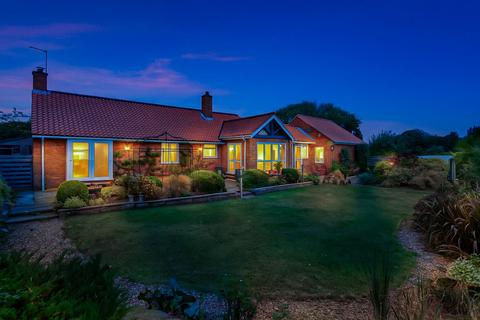 3 bedroom detached bungalow for sale, Harton, York