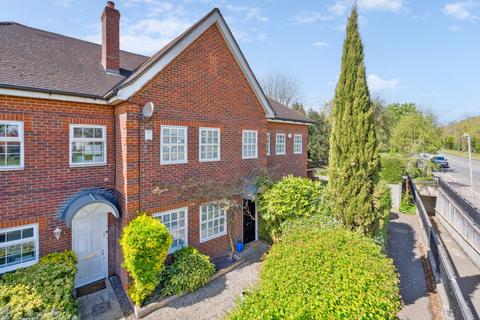 Oxford Road, Gerrards Cross, Buckinghamshire, SL9