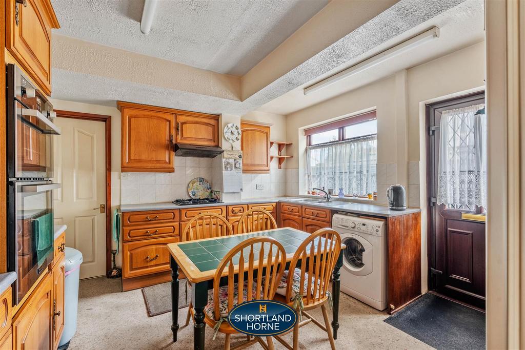 Kitchen / Breakfast Room
