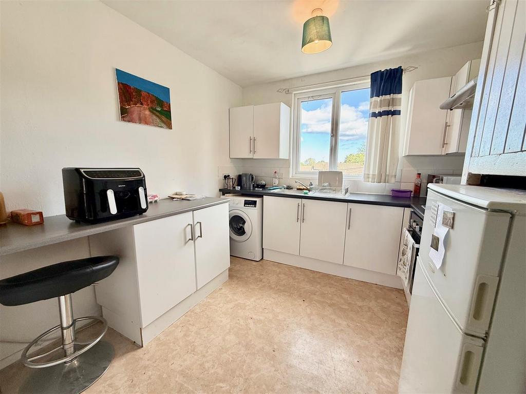 Kitchen 83 c