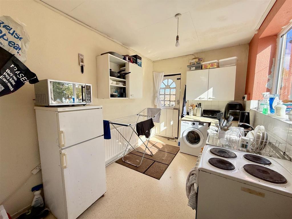 Kitchen 83 b