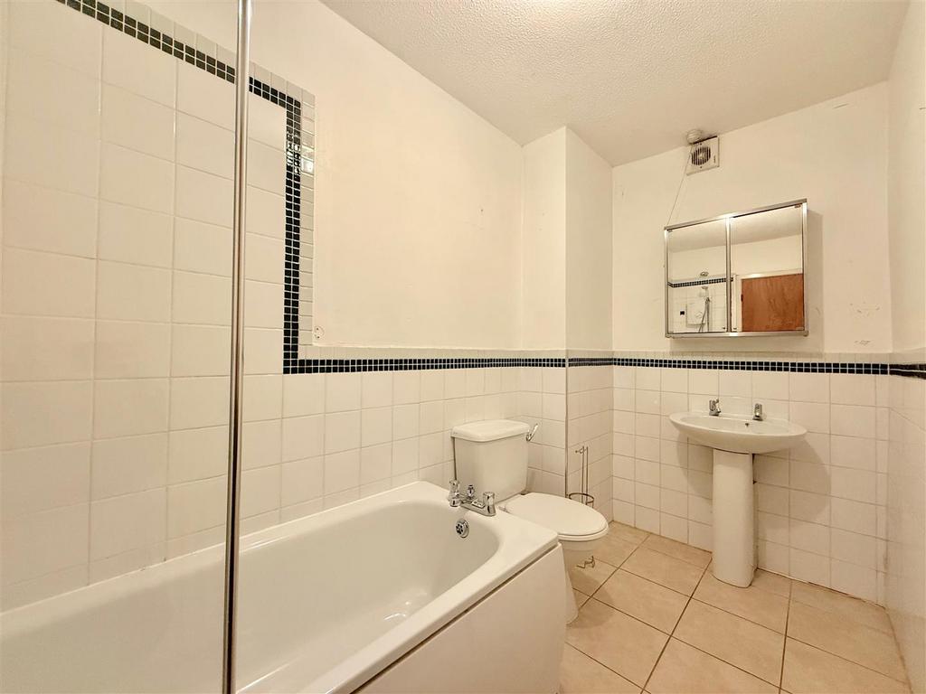 Bathroom 83 a