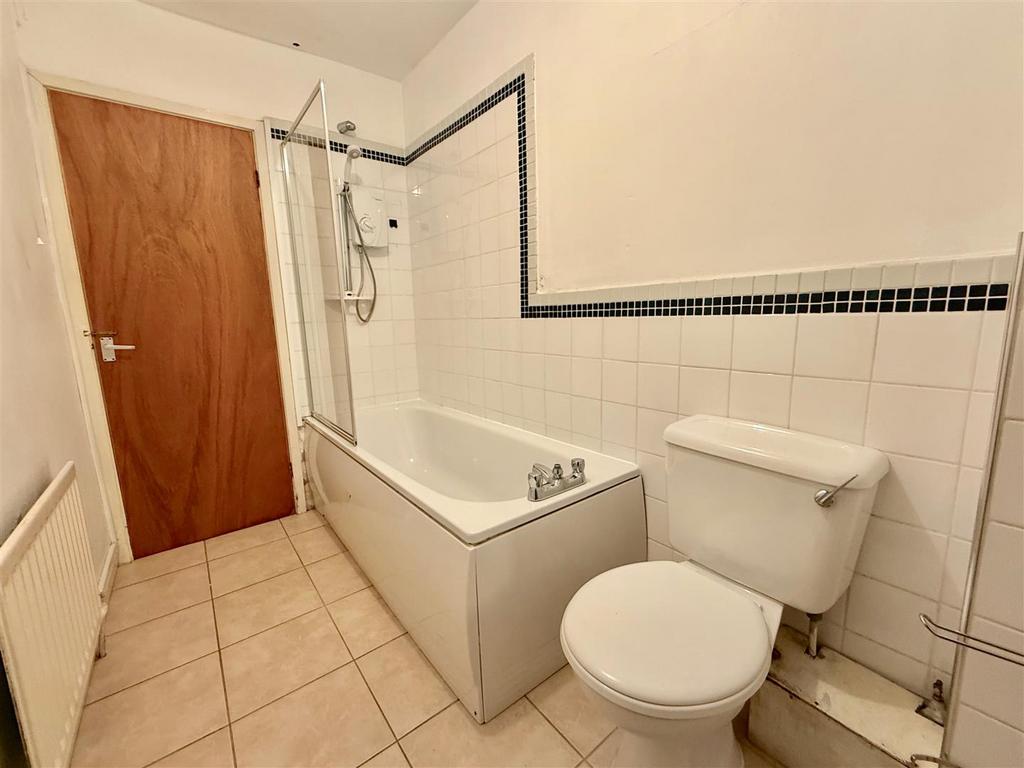 Bathroom 83 a