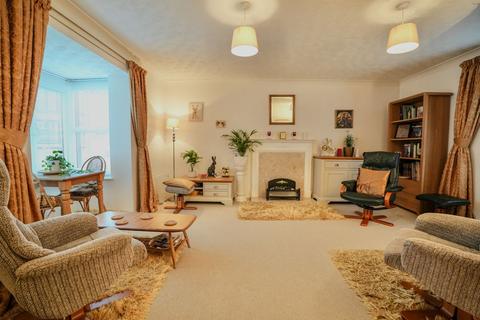 2 bedroom detached house for sale, Ashdown Court, Cromer, NR27