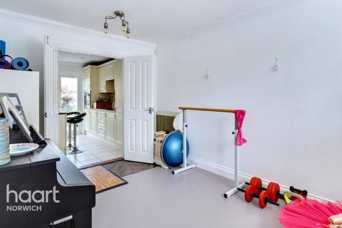 15 Bell Meadow, Hingham, Norwich, NR9 4HT