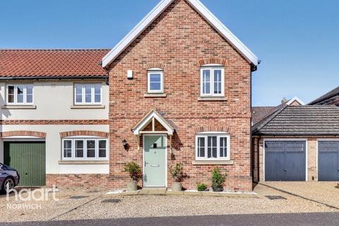 15 Bell Meadow, Hingham, Norwich, NR9 4HT