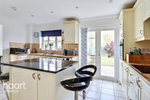 15 Bell Meadow, Hingham, Norwich, NR9 4HT