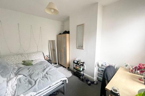 5 bedroom semi-detached house to rent, *£120pppw excluding bills* Balfour Road, Lenton, NG7 1NZ