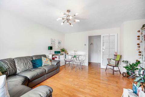 2 bedroom flat for sale, Henry Doulton Drive, London SW17