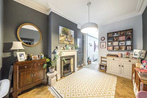 4 bedroom semi-detached house for sale, Thurlestone Road, London SE27