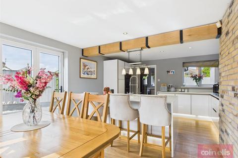 4 bedroom detached house for sale, Sandpiper Close, Scarborough