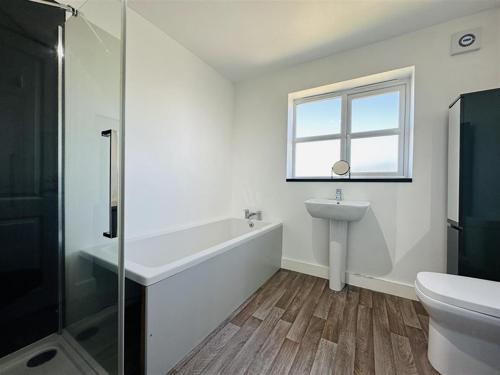 Bathroom....jpg