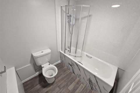 5 bedroom flat to rent, *£125pppw excluding bills* Bath Inn, City Centre