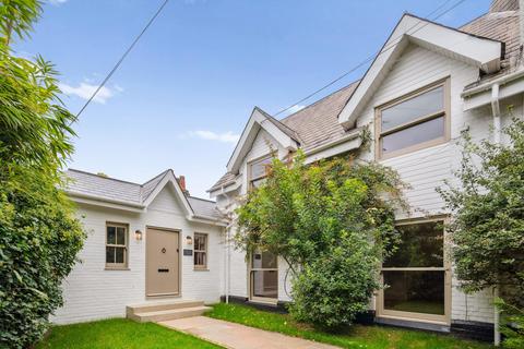 5 bedroom detached house to rent, Petersham Road, Richmond, TW10