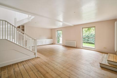 5 bedroom detached house to rent, Petersham Road, Richmond, TW10