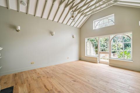 5 bedroom detached house to rent, Petersham Road, Richmond, TW10
