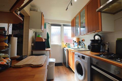2 bedroom end of terrace house for sale, Newport Road, Slough