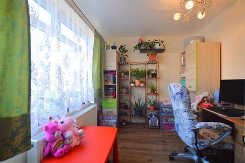 2 bedroom end of terrace house for sale, Newport Road, Slough