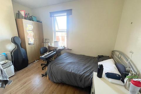 undefined, *£115pppw excluding bills* Beeston Road, Dunkirk, NG7 2JS - UON
