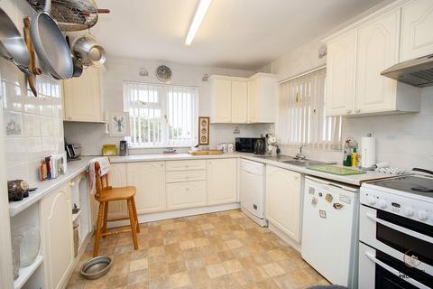 2 bedroom detached bungalow for sale, Smeeth Road, Marshland St. James, PE14