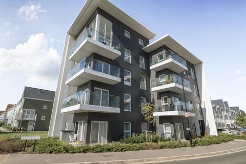 3 bedroom flat for sale, Green Park Village,  Reading,  Berkshire,  RG2