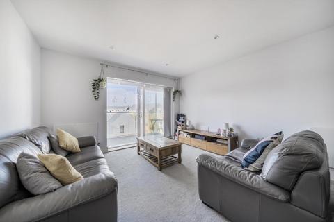 3 bedroom flat for sale, Green Park Village,  Reading,  Berkshire,  RG2