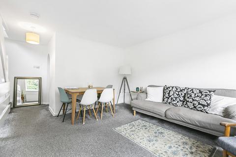 3 bedroom end of terrace house for sale, Station Yard, Twickenham, TW1