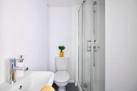 House to rent, 16-A Woodhouse Flats University area Leeds