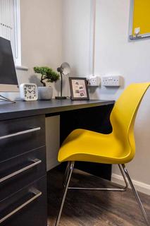 House to rent, 15-A Woodhouse Flats  University area Leeds